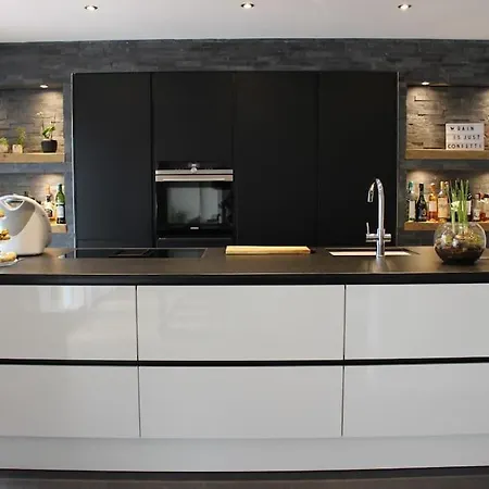 Holiday home Wunderschoenes Haus - Pool, Netflix & Viele Extras Krefeld