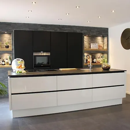 Wunderschoenes Haus - Pool, Netflix & Viele Extras Holiday home Krefeld