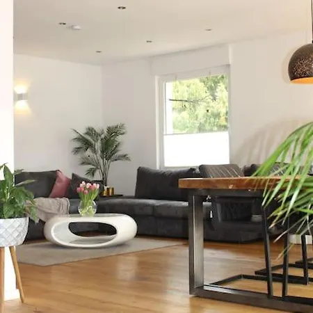 Wunderschoenes Haus - Pool, Netflix & Viele Extras Krefeld