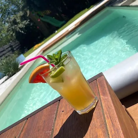 Wunderschoenes Haus - Pool, Netflix & Viele Extras *