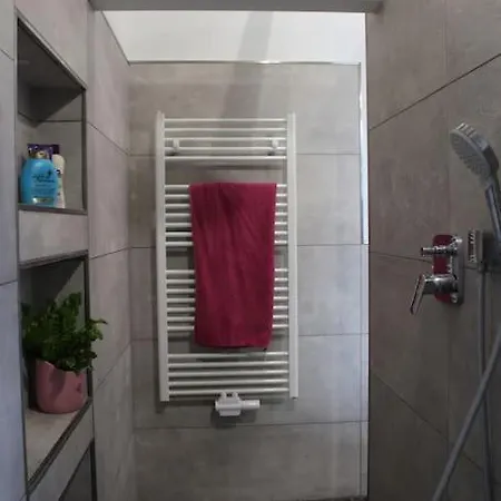 Holiday home Wunderschoenes Haus - Pool, Netflix & Viele Extras Krefeld