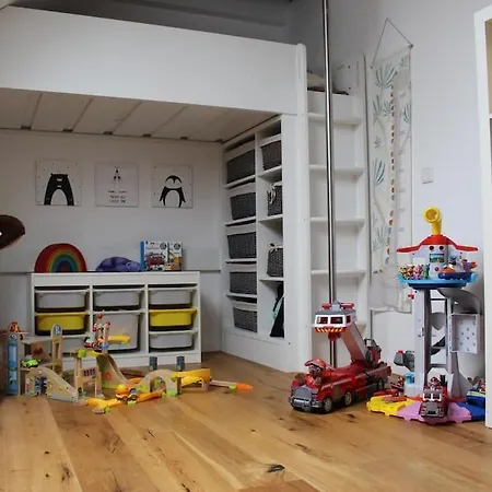 Wunderschoenes Haus - Pool, Netflix & Viele Extras Holiday home Krefeld