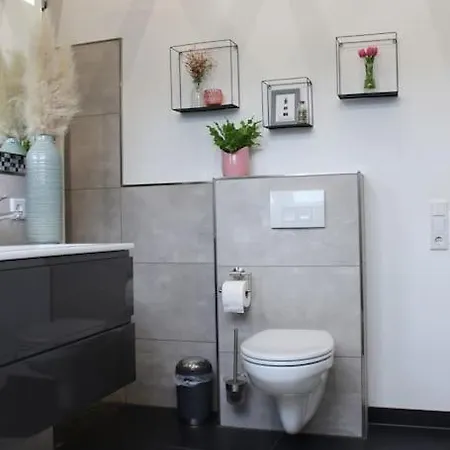 Wunderschoenes Haus - Pool, Netflix & Viele Extras * Krefeld